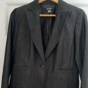 Woman’s 9 West Blazer dark grey Heather almost black. Black lining.